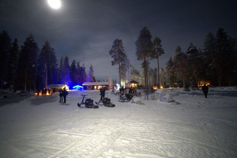 rovaniemi-northern-lights-hunting-in-lappish-old-cottage