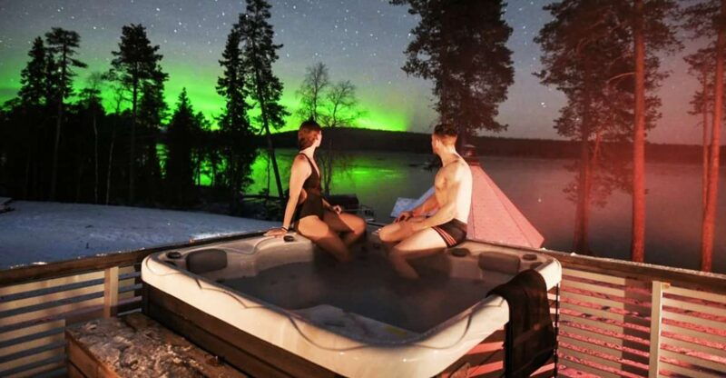 rovaniemi-northern-lights-trip-with-arctic-sauna-jacuzzi