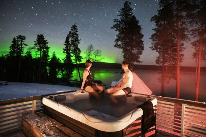 rovaniemi-northern-lights-trip-with-arctic-sauna-jacuzzi
