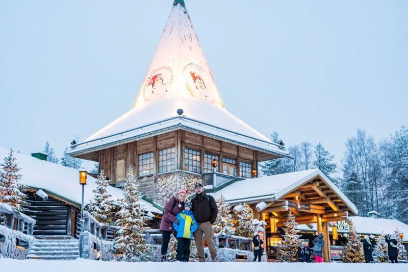 rovaniemi-private-pro-photoshoot-in-santa-claus-village