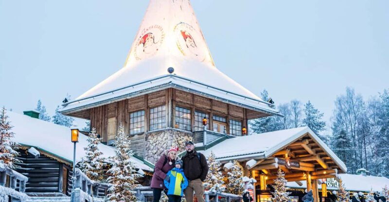 rovaniemi-private-pro-photoshoot-in-santa-claus-village