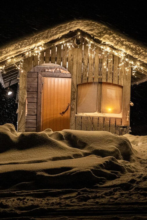 rovaniemi-private-sauna-and-ice-swimming-tour-with-snacks