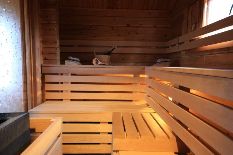 rovaniemi-private-sauna-jacuzzi-and-dinner