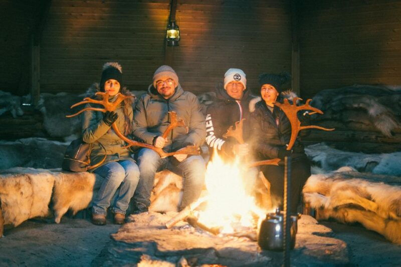 rovaniemi-reindeer-farm-visit-with-photographer