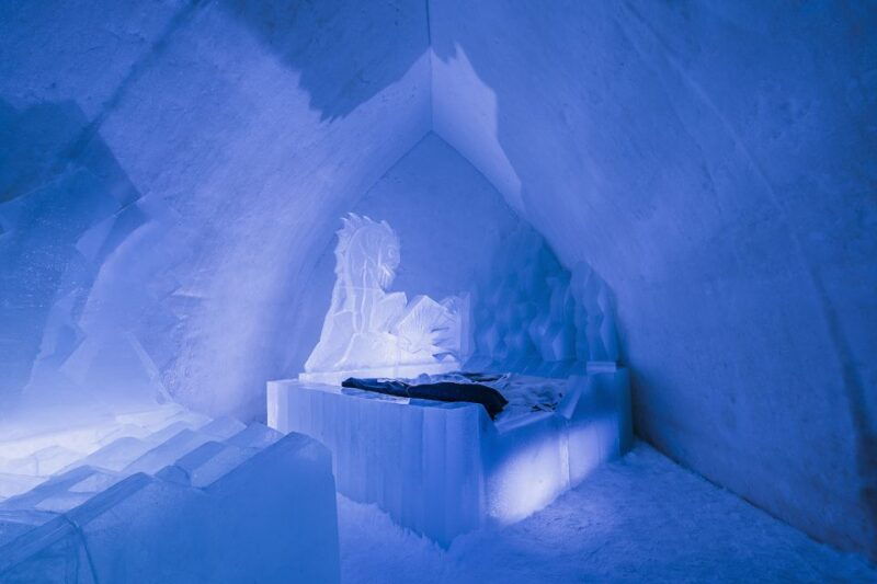 rovaniemi-snow-hotel-tour-and-ice-restaurant-dinner