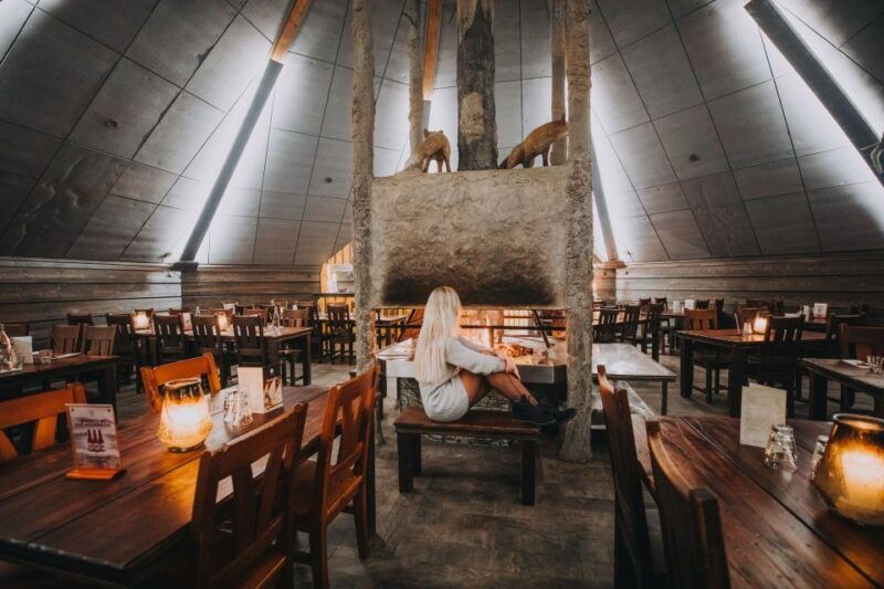 rovaniemi-snow-hotel-tour-with-food-by-the-fire