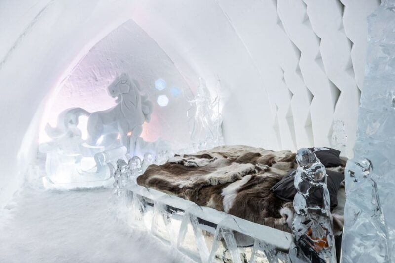 rovaniemi-snow-hotel-tour-with-food-by-the-fire