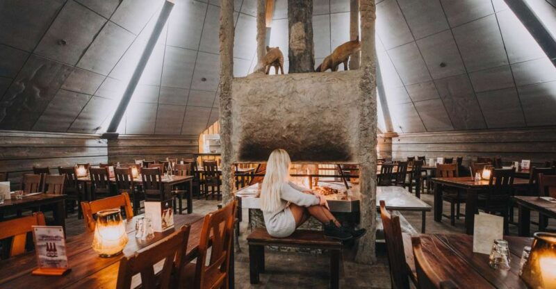 rovaniemi-snow-hotel-tour-with-food-by-the-fire