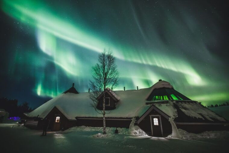 rovaniemi-snow-hotel-tour-with-food-by-the-fire