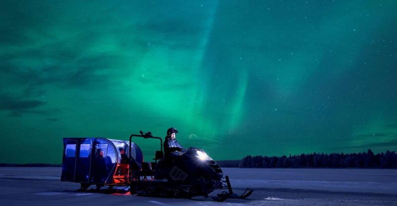 rovaniemi-snowtrain-to-northern-lights-camp