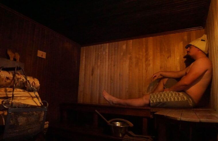 rovaniemi-traditional-sauna-and-ice-swimming-experience
