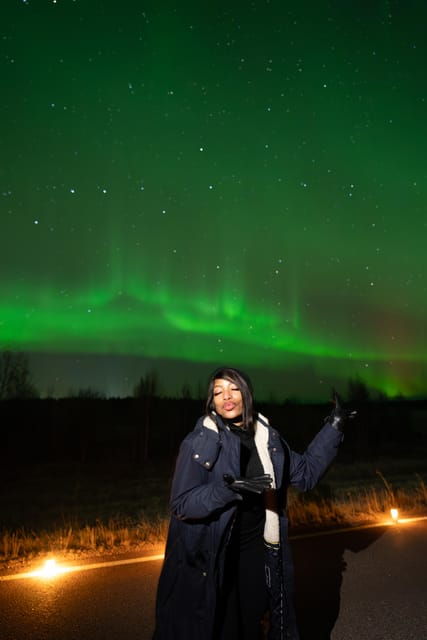 rovaniemi-unlimited-range-northern-lights-hunt-with-vip-van