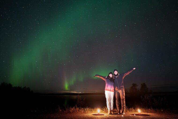 rovaniemi-unlimited-range-northern-lights-hunt-with-vip-van