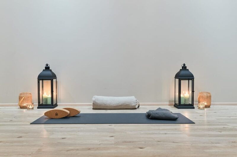 rovaniemi-yoga-class-with-infrared-heaters-and-herbal-tea