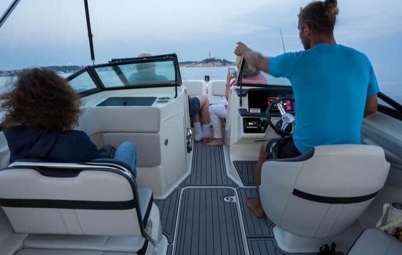 Rovinj: Dolphin Watching Sunset Speedboat Tour with Drinks - Key Points: