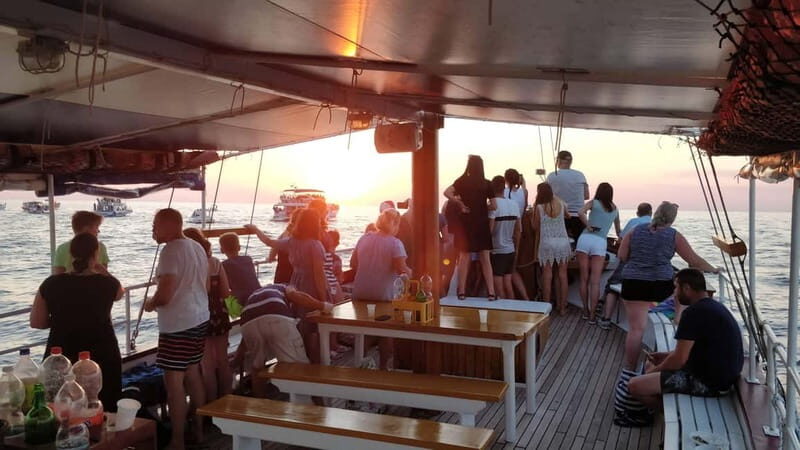 Rovinj: Fish picnic with sunset and dolphin watching - A Deep Dive into the Rovinj Fish Picnic with Sunset and Dolphin Watching