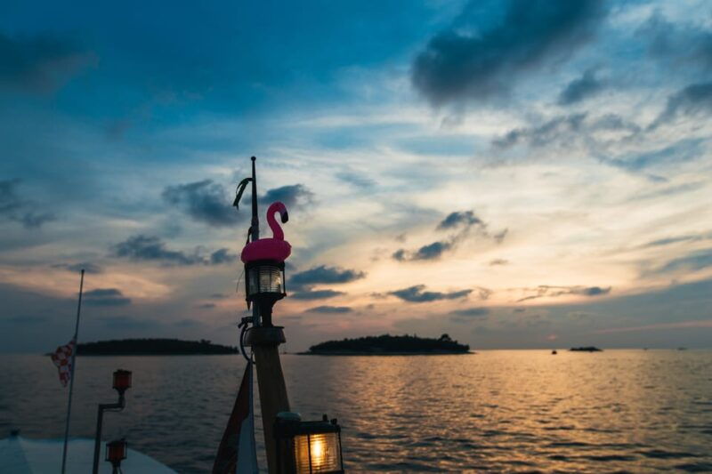 rovinj-sunset-cruise-with-swim-stop-drinks-and-fruits
