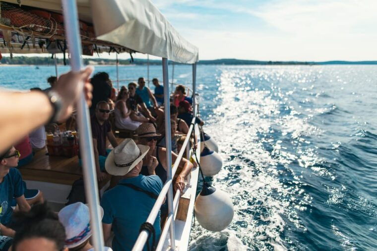 rovinj-sunset-cruise-with-swim-stop-drinks-and-fruits