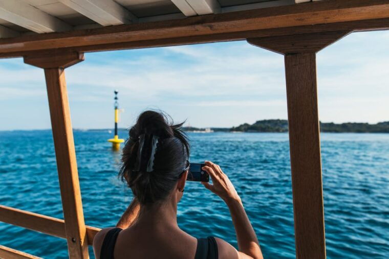 rovinj-sunset-cruise-with-swim-stop-drinks-and-fruits