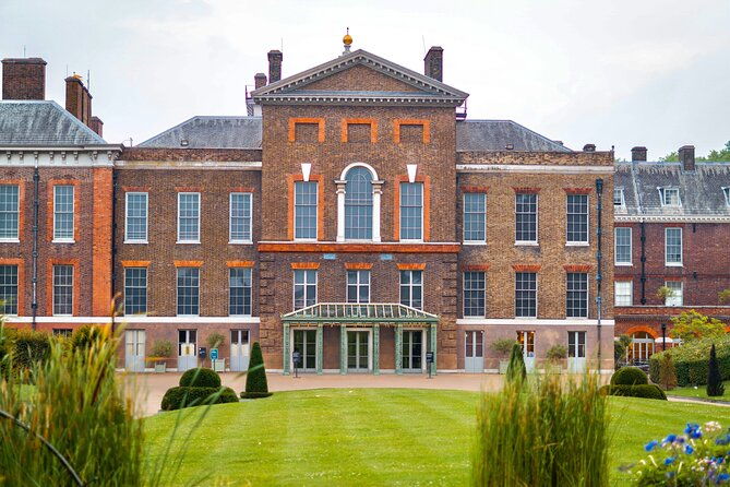 royal-afternoon-tea-walk-at-kensington-palace