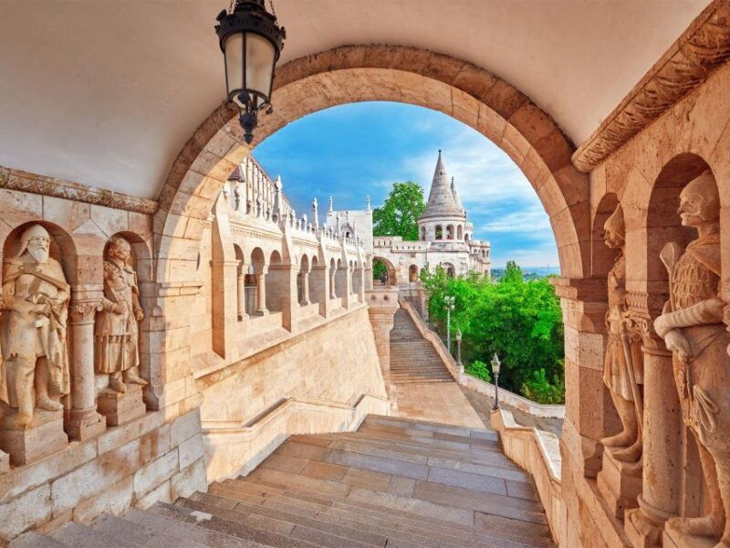 royal-budapest-buda-castle-district-walk-medieval-area