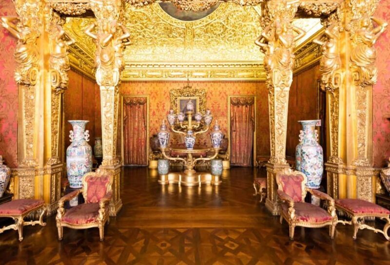 Royal Curiosities: Secrets and Wonders of the Royal Palace of Turin - A Close Look at the Experience