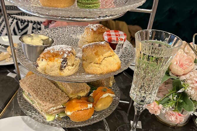 royal-english-walking-food-tour-with-london-food-tours