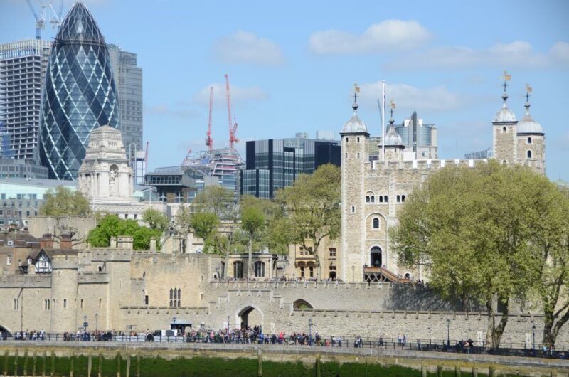 royal-london-private-full-day-sightseeing-tour-by-black-taxi