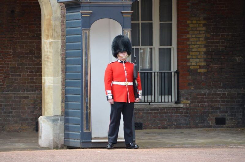 royal-london-private-full-day-sightseeing-tour-by-black-taxi