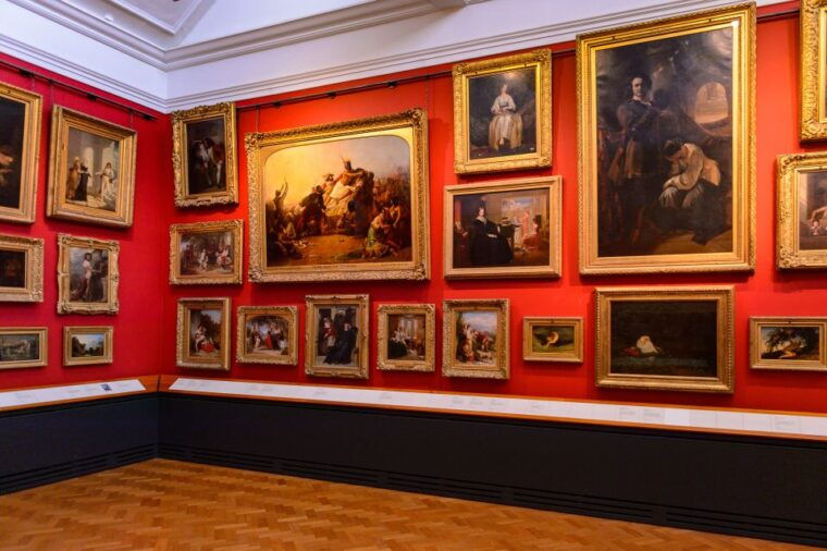 royal-london-private-tour-with-skip-the-line-queens-gallery
