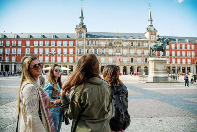 royal-madrid-walking-tour-palaces-plazas