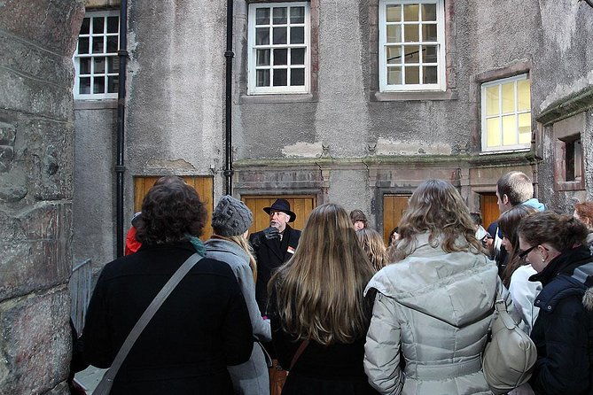 royal-mile-small-group-walking-tour-optional-edinburgh-castle