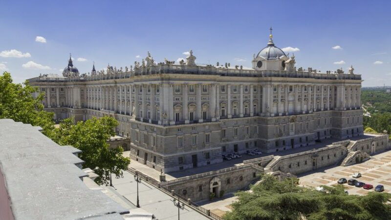 royal-palace-and-cathedral-of-almudena-madrid-guided-tour