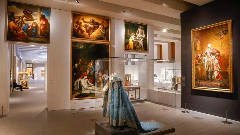 Royal Palace and Royal Collections Gallery Guided Tour - Key Points