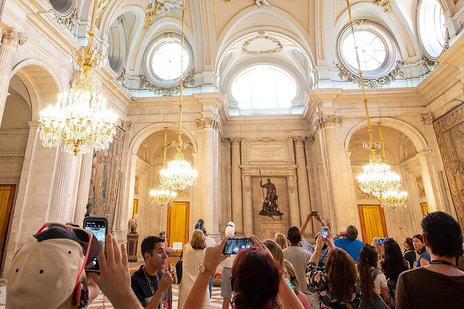 royal-palace-of-madrid-guided-tour-and-flamenco-show-with-tapas