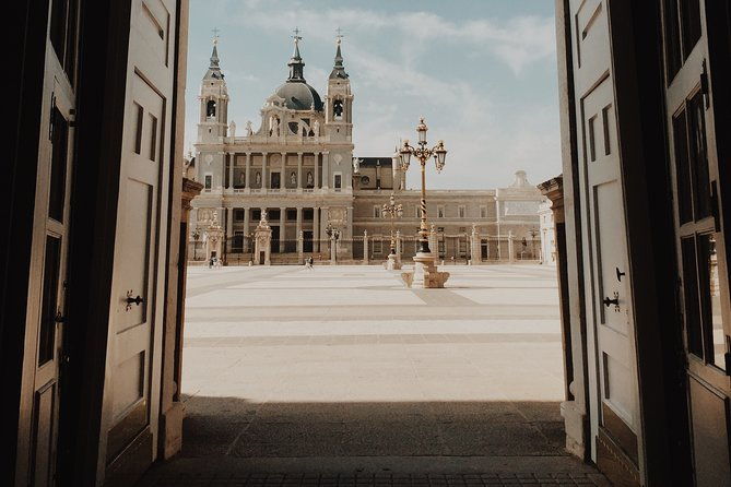 royal-palace-skip-the-line-ticket-and-guided-tour-in-madrid