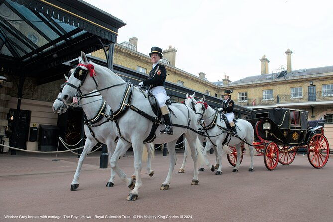 royal-tour-buckingham-palace-state-rooms-or-royal-mews-option