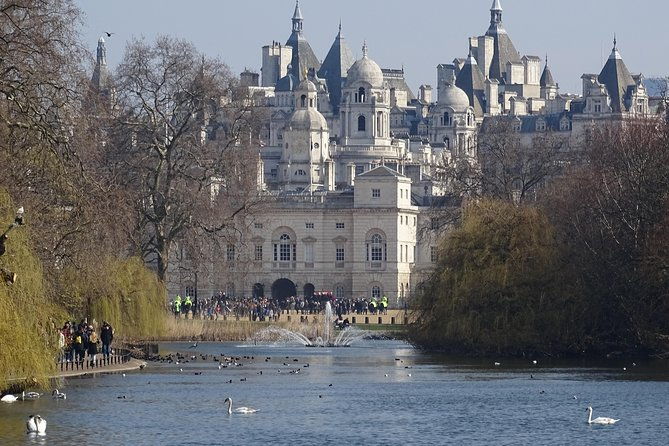 royal-tour-of-st-james-parks-palaces-and-royal-intrigue