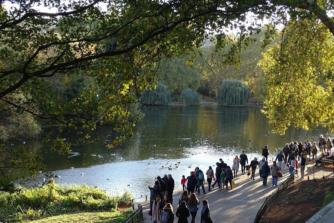 royal-tour-of-st-james-parks-palaces-and-royal-intrigue