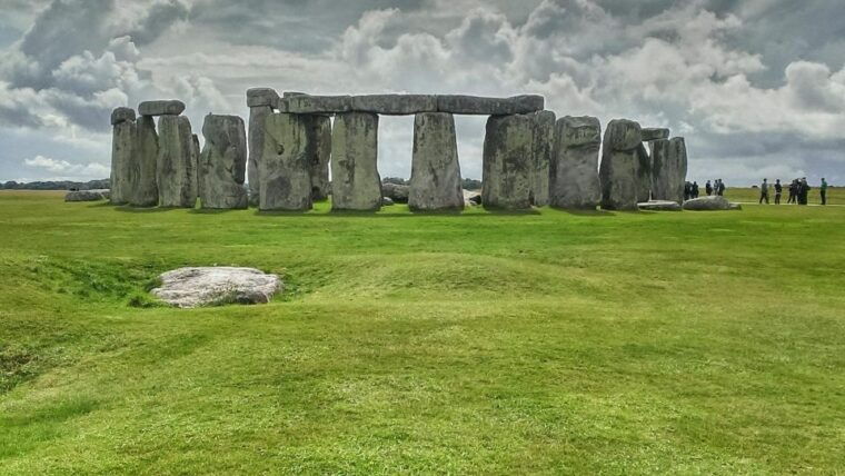 royal-windsor-castle-and-stonehenge-private-tour-with-passes