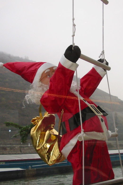 rudesheim-am-rhein-christmas-boat-cruise-on-the-rhine