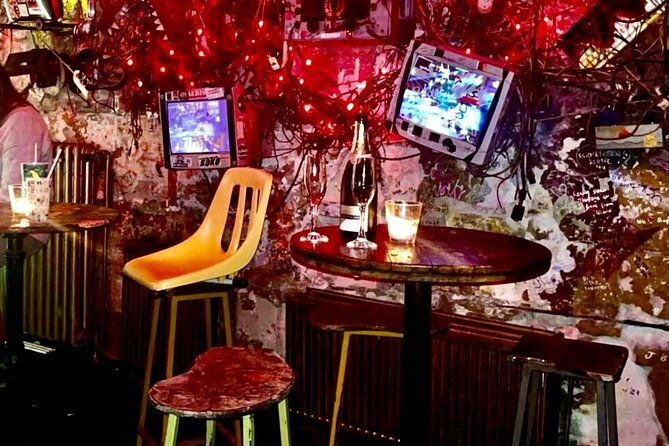 ruin-pub-walking-tour-with-a-local-hostess-in-budapest