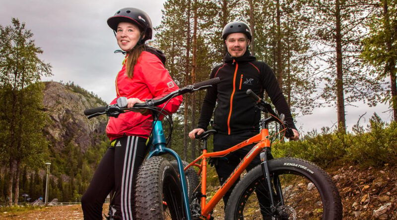ruka-into-the-forest-with-fatbikes