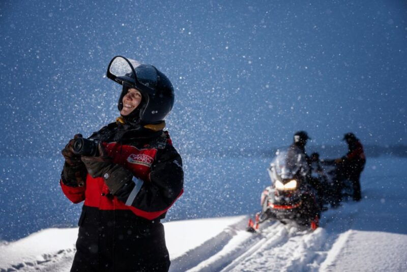 ruka-starlight-sledging-to-search-for-northern-lights