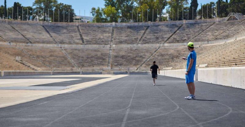 running-through-the-history-of-athens-with-personal-trainer-2