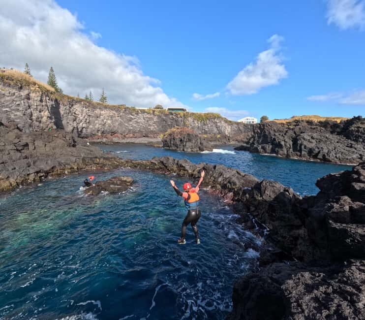 S.Miguel Coasteering Azores - Caloura - What is Coasteering in Caloura?