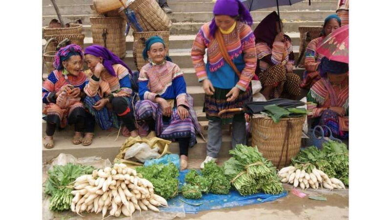 sa-pa-explore-bac-ha-market-on-sunday
