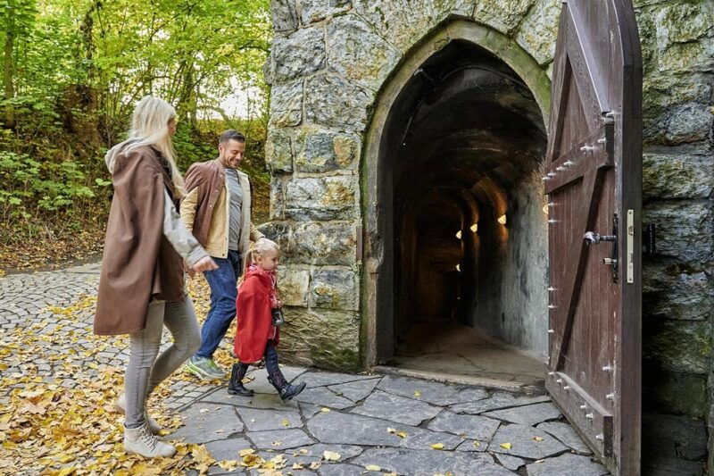 saalfeld-family-tour-of-the-fairy-grottos-show-mine