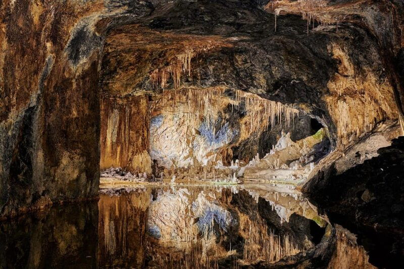 saalfeld-family-tour-of-the-fairy-grottos-show-mine