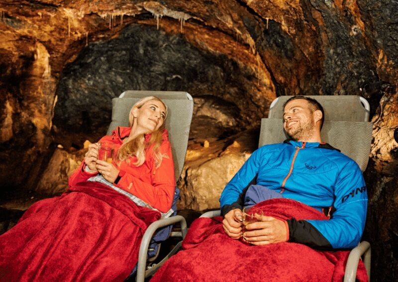 Saalfeld: Relaxation in the natural healing tunnel - What are the included amenities?